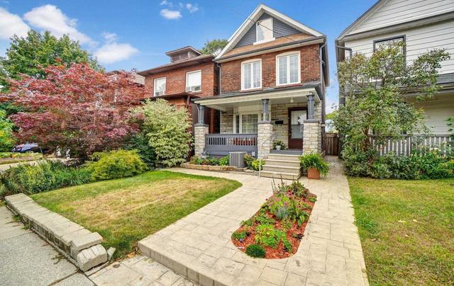 562 Beresford Ave, House detached with 3 bedrooms, 2 bathrooms and 1 parking in Toronto ON | Image 1