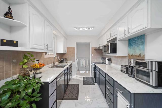 2797 Windjammer Rd, House semidetached with 4 bedrooms, 3 bathrooms and 3 parking in Mississauga ON | Image 17