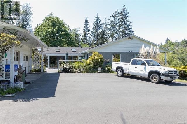 6787 Grant Rd W, House detached with 3 bedrooms, 2 bathrooms and 12 parking in Sooke BC | Image 10