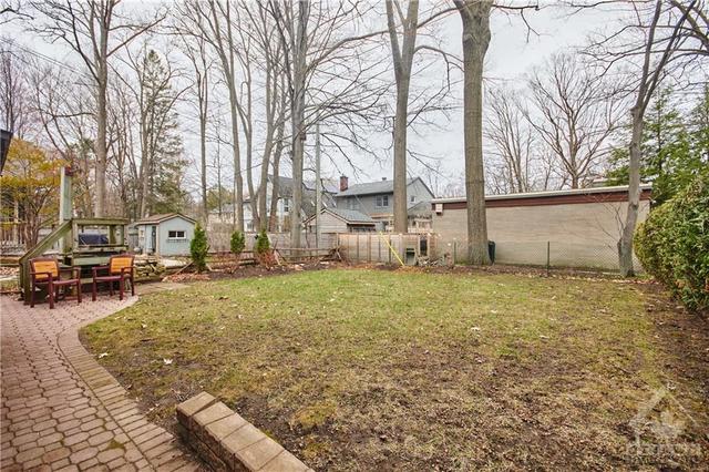 2027 Woodcrest Road, House detached with 4 bedrooms, 2 bathrooms and 3 parking in Ottawa ON | Image 26