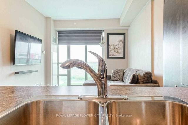 305 - 55 Yorkland Blvd, Condo with 1 bedrooms, 2 bathrooms and 2 parking in Brampton ON | Image 4