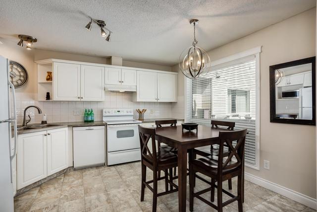 2504 72 Avenue Se, Home with 2 bedrooms, 1 bathrooms and 1 parking in Calgary AB | Image 2