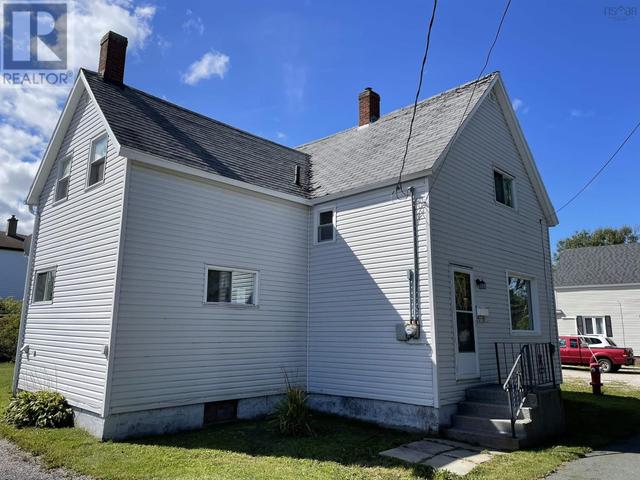 21 Mckeigan Street, House detached with 3 bedrooms, 1 bathrooms and null parking in Cape Breton NS | Card Image