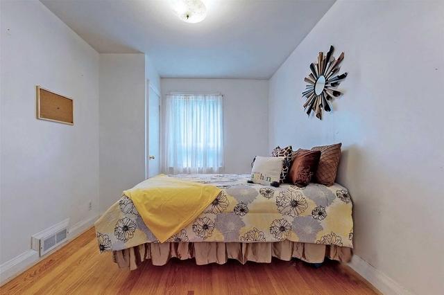 20 Noreen Dr, House detached with 2 bedrooms, 2 bathrooms and 3 parking in Toronto ON | Image 11