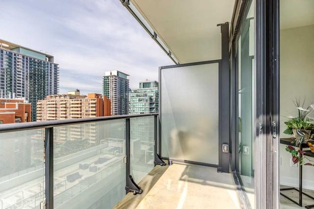 1013 - 161 Roehampton Ave, Condo with 1 bedrooms, 2 bathrooms and 0 parking in Toronto ON | Image 10
