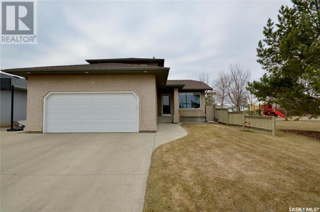 114 Bourgonje Crescent, House detached with 5 bedrooms, 4 bathrooms and null parking in Saskatoon SK | Image 3