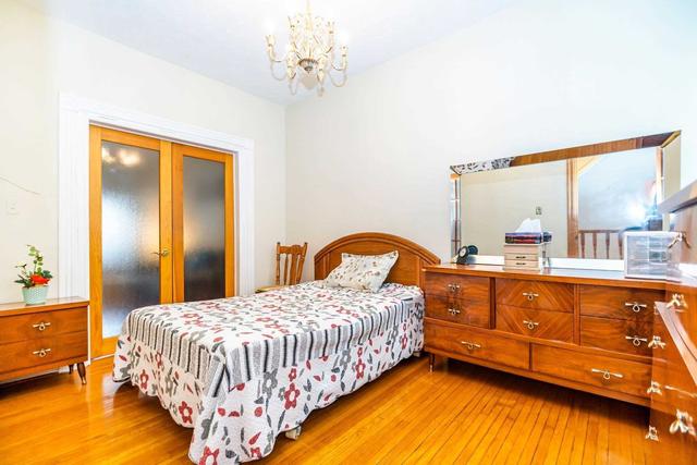 266 Delaware Ave, House attached with 3 bedrooms, 2 bathrooms and 1 parking in Toronto ON | Image 23