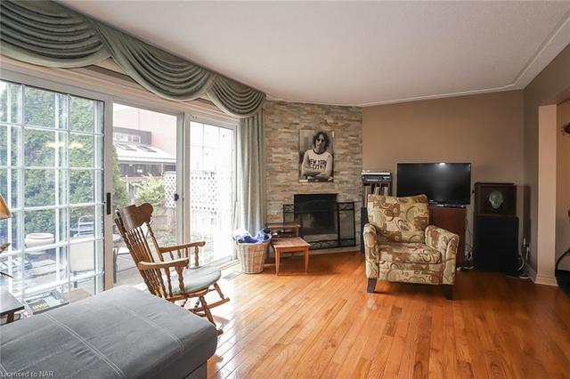 21 - 409 Vine Street, House attached with 3 bedrooms, 1 bathrooms and null parking in St. Catharines ON | Image 6