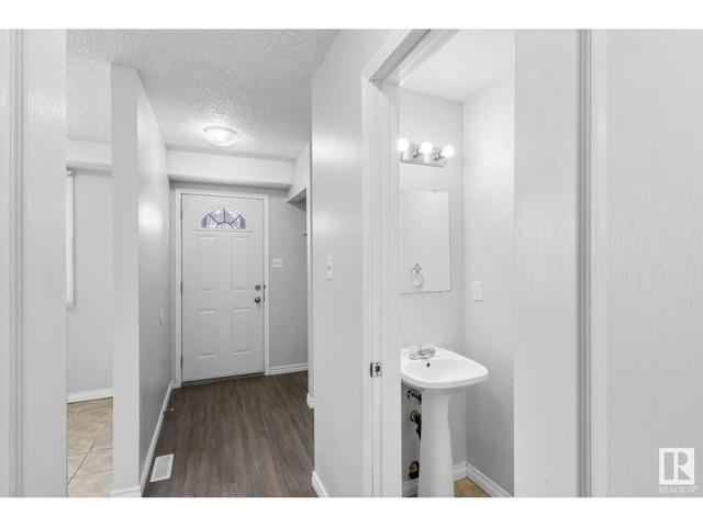 9f Clareview Vg Nw, House attached with 3 bedrooms, 1 bathrooms and 1 parking in Edmonton AB | Image 7