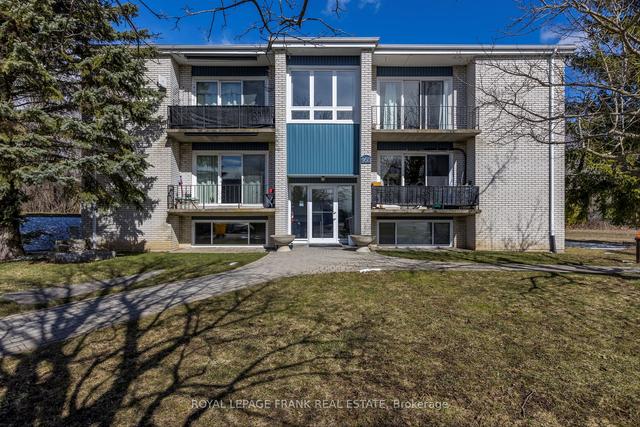 950 Sharon Crt, House detached with 2 bedrooms, 1 bathrooms and 12 parking in Selwyn ON | Image 1