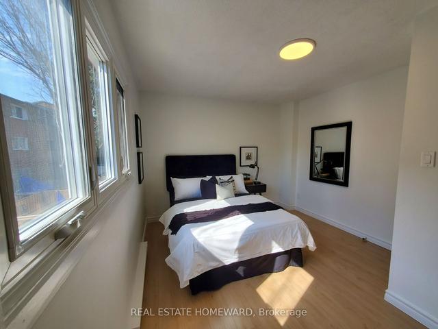 70 Stanley Terr, House attached with 3 bedrooms, 2 bathrooms and 2 parking in Toronto ON | Image 18