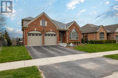 1860 Ironwood Road, House detached with 5 bedrooms, 4 bathrooms and 4 parking in London ON | Card Image