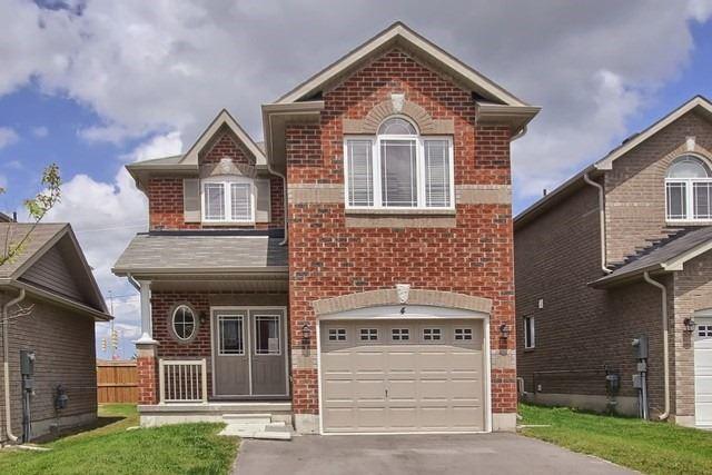 4 Gwendolyn St, House detached with 4 bedrooms, 3 bathrooms and 2 parking in Barrie ON | Image 1
