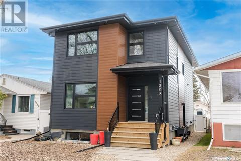 1308 6th Avenue, House detached with 5 bedrooms, 4 bathrooms and null parking in Saskatoon SK | Card Image