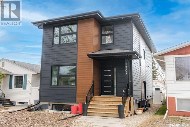 1308 6th Avenue, House detached with 5 bedrooms, 4 bathrooms and null parking in Saskatoon SK | Image 1