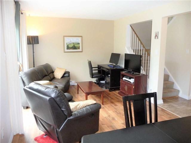 48 Jacobs Sq, House attached with 3 bedrooms, 2 bathrooms and 2 parking in Brampton ON | Image 4