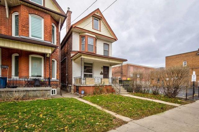 upper - 219 Wentworth St N, House detached with 2 bedrooms, 1 bathrooms and 1 parking in Hamilton ON | Image 1