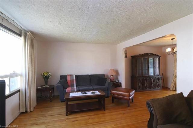 5652 Lowell Avenue, House detached with 3 bedrooms, 1 bathrooms and 6 parking in Niagara Falls ON | Image 6