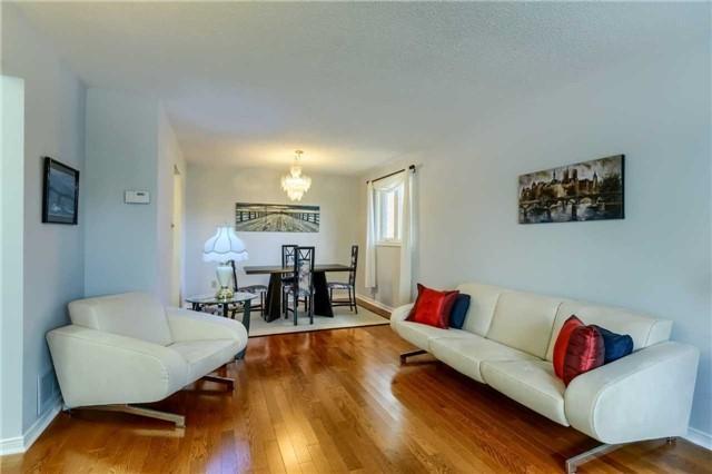 81 Reynier Dr, House detached with 3 bedrooms, 2 bathrooms and 2 parking in Brampton ON | Image 5