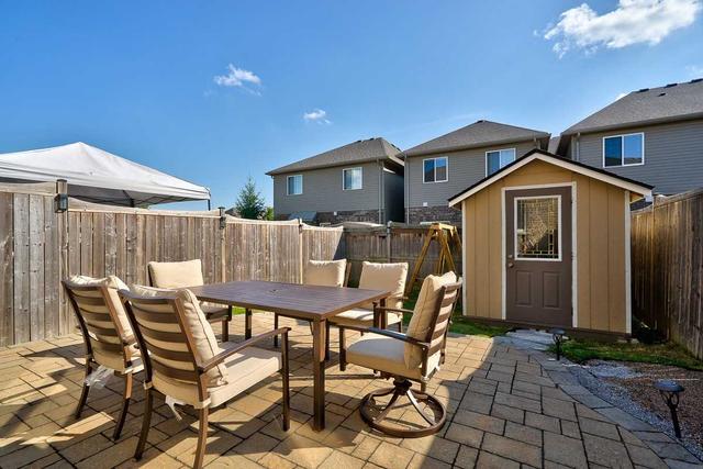 404 Dicenzo Dr, House attached with 3 bedrooms, 3 bathrooms and 3 parking in Hamilton ON | Image 11