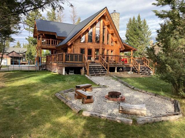 6925 Columbia Ridge Dr, House detached with 3 bedrooms, 2 bathrooms and 5 parking in East Kootenay F BC | Image 1