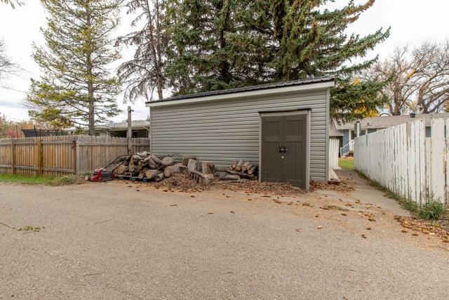 85 n 250 W, House detached with 5 bedrooms, 2 bathrooms and 4 parking in Raymond AB | Image 37