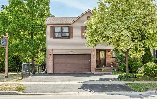 1124 Bridlewood Tr, House detached with 3 bedrooms, 3 bathrooms and 4 parking in Oakville ON | Card Image