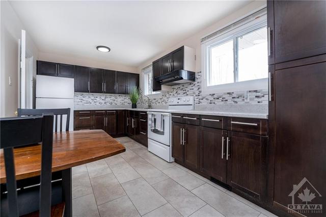 591 Eastvale Drive, House detached with 5 bedrooms, 2 bathrooms and 5 parking in Ottawa ON | Image 8