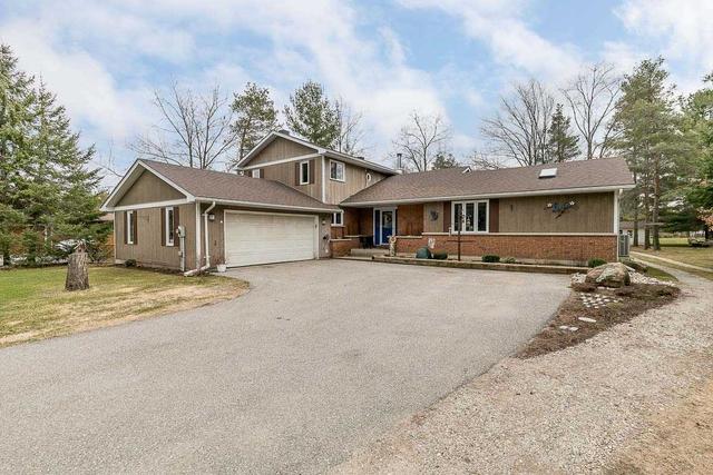 2423 Sunnidale Rd, House detached with 6 bedrooms, 3 bathrooms and 12 parking in Springwater ON | Image 12