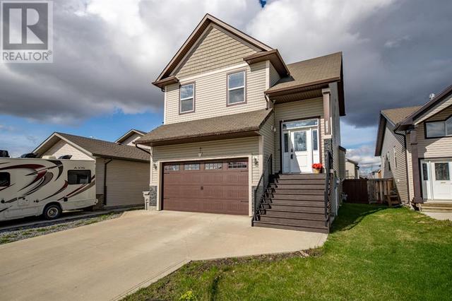 12106 103 Street, House detached with 5 bedrooms, 3 bathrooms and 4 parking in Grande Prairie AB | Card Image