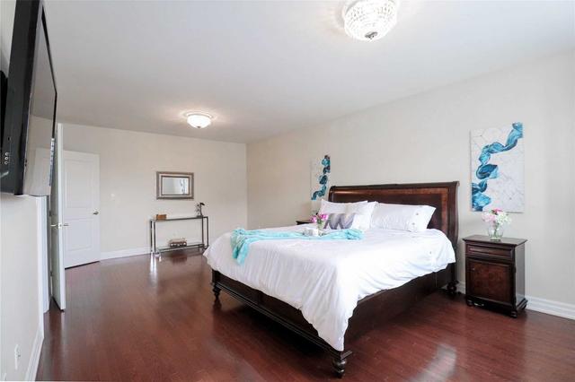 33 Kelways Circ, House detached with 4 bedrooms, 5 bathrooms and 9 parking in Brampton ON | Image 7