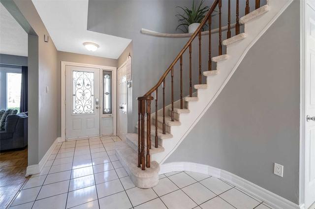 100 Jaffa Dr, House detached with 4 bedrooms, 4 bathrooms and 4 parking in Brampton ON | Image 11