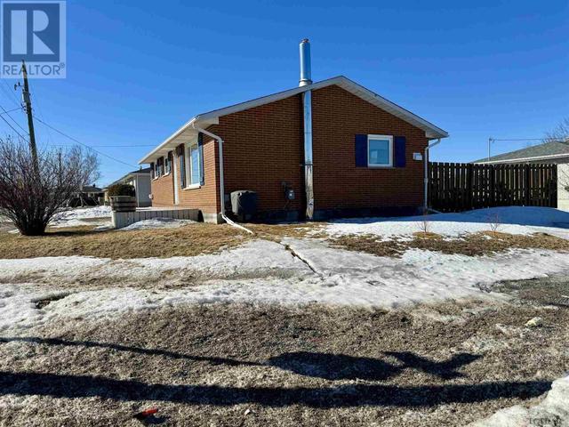 7 Macdonald St, House detached with 4 bedrooms, 2 bathrooms and null parking in Kapuskasing ON | Image 46