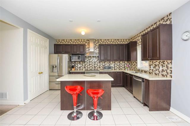 147 Latania Blvd, House detached with 4 bedrooms, 6 bathrooms and 6 parking in Brampton ON | Image 4