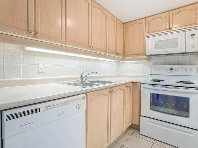 707 - 350 Princess Royal Dr, Condo with 2 bedrooms, 2 bathrooms and 1 parking in Mississauga ON | Image 5