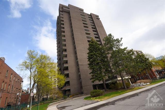 1005 - 71 Somerset Street W, Condo with 2 bedrooms, 2 bathrooms and 1 parking in Ottawa ON | Image 2