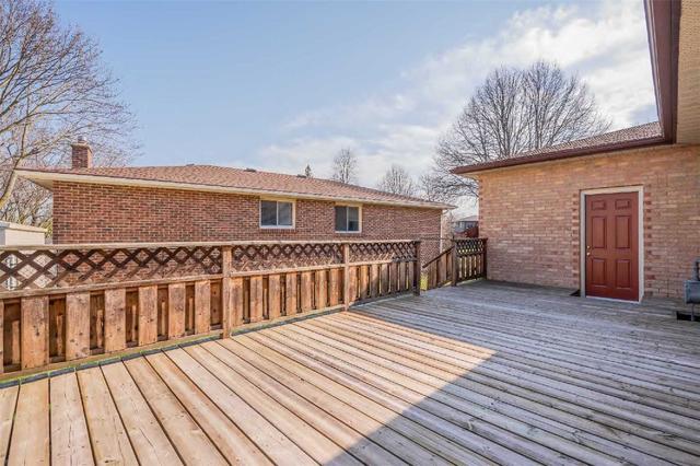163 White Pine Cres, House detached with 3 bedrooms, 2 bathrooms and 3 parking in Waterloo ON | Image 27