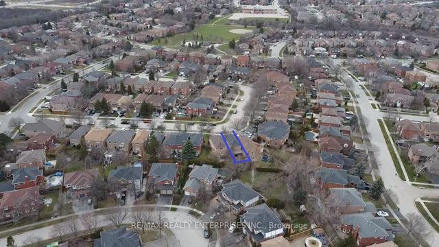 2369 Springfield Cres, House attached with 3 bedrooms, 3 bathrooms and 4 parking in Oakville ON | Image 35