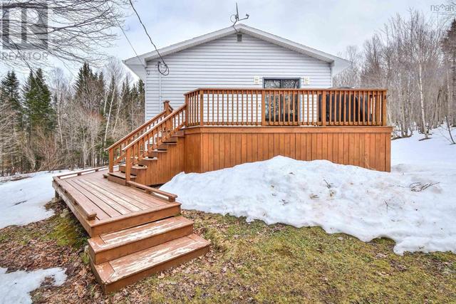 1220 West Side Baddeck Road, House detached with 5 bedrooms, 1 bathrooms and null parking in Victoria, Subd. B NS | Image 5