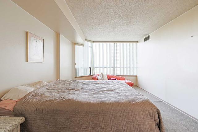 1014 - 1101 Steeles Ave W, Condo with 2 bedrooms, 2 bathrooms and 1 parking in Toronto ON | Image 15