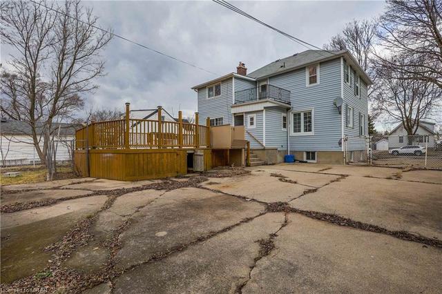 261 Ross Avenue, House detached with 3 bedrooms, 1 bathrooms and null parking in Sarnia ON | Image 23