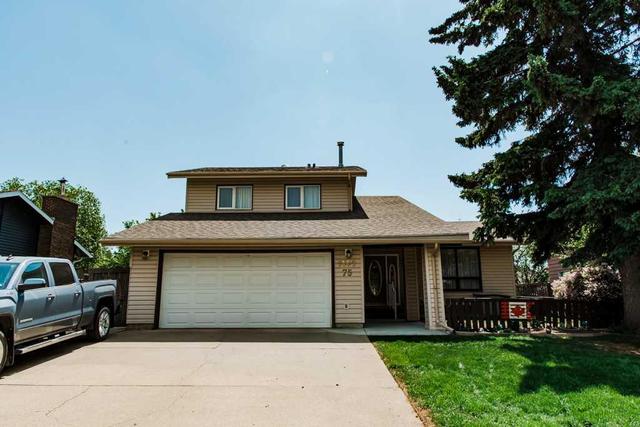 9809 75 Avenue, House detached with 5 bedrooms, 2 bathrooms and 4 parking in Grande Prairie AB | Image 1