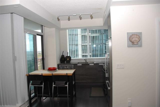 1209 - 55 Eglinton Ave W, Condo with 2 bedrooms, 2 bathrooms and 1 parking in Mississauga ON | Image 8