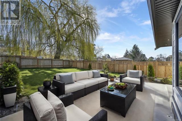 Patio off Kitchen & Family Room | Image 31