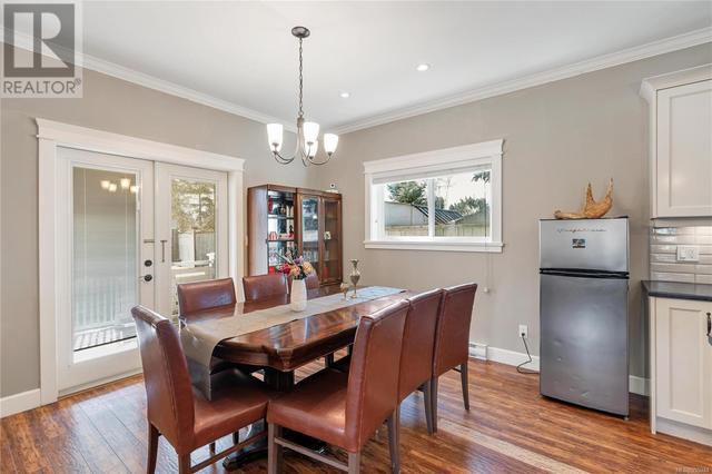157 Maddock Ave W, House detached with 5 bedrooms, 4 bathrooms and 4 parking in Saanich BC | Image 9