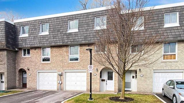 86 Tangle Briar Way, Townhouse with 3 bedrooms, 2 bathrooms and 2 parking in Toronto ON | Image 1