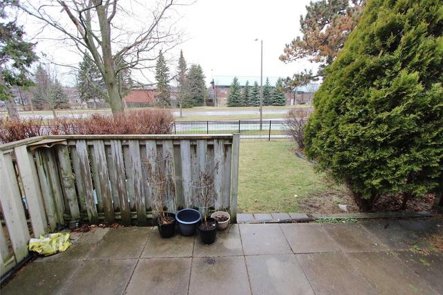 14 Parker Cres, Townhouse with 3 bedrooms, 2 bathrooms and 1 parking in Ajax ON | Image 18