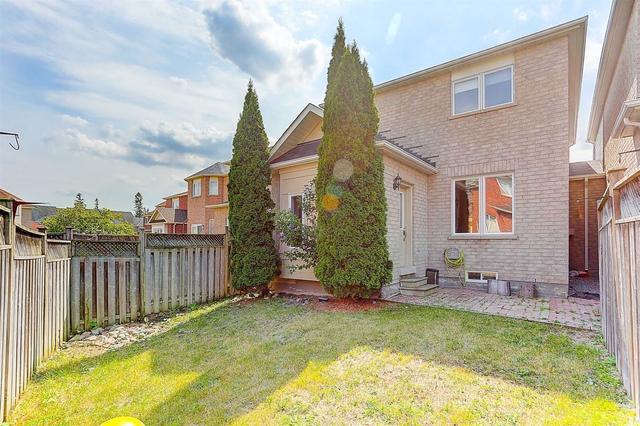 35 Briarcrest Dr, House semidetached with 3 bedrooms, 4 bathrooms and 2 parking in Markham ON | Image 26