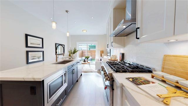 538 Quebec Ave, House semidetached with 3 bedrooms, 3 bathrooms and 2 parking in Toronto ON | Image 7
