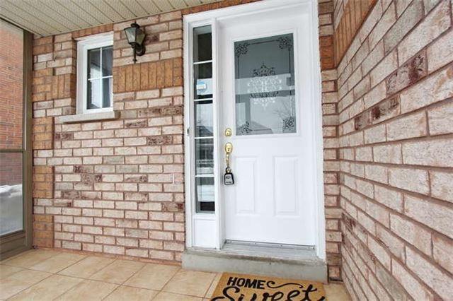 56 Woodhaven Dr, House detached with 3 bedrooms, 3 bathrooms and 4 parking in Brampton ON | Image 2